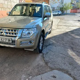 Mitsubishi Pajero 2014