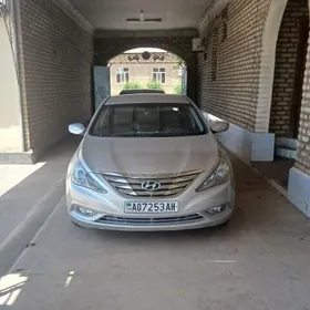 Hyundai Sonata 2011