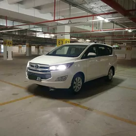 Toyota Innova 2018