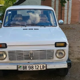 Lada Niva 2000