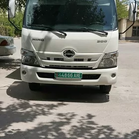 Toyota Hino 2021