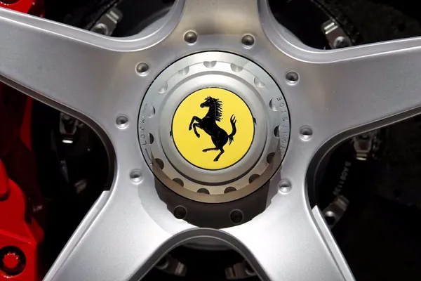 Ferrari-den ilkinji elektrik awtoulagyň bahasy 500 müň dollardan geçer