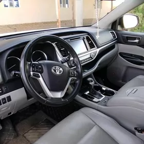 Toyota Highlander 2019