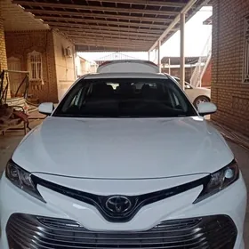 Toyota Camry 2020