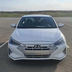 Hyundai Elantra 2020