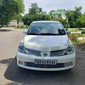 Nissan Tiida 2006