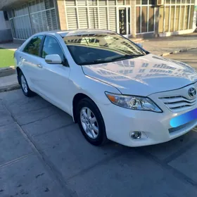 Toyota Camry 2011