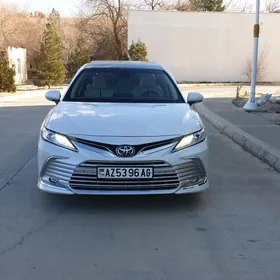 Toyota Camry 2021