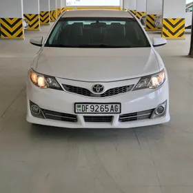 Toyota Camry 2014