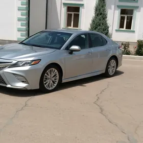 Toyota Camry 2020