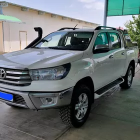 Toyota Hilux 2016