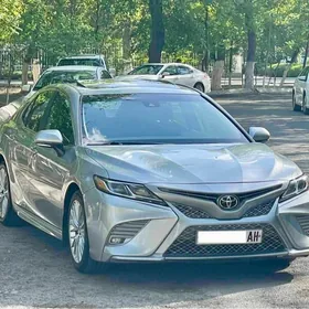 Toyota Camry 2018