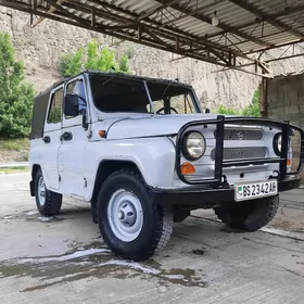 UAZ 469 1998