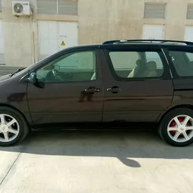 Toyota Sienna 2002