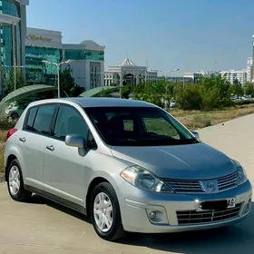 Nissan Versa 2012