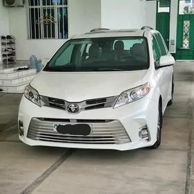 Toyota Sienna 2018