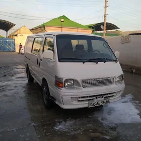 Toyota Hiace 2004