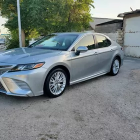 Toyota Camry 2018