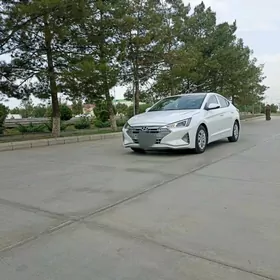 Hyundai Elantra 2019