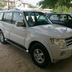 Mitsubishi Pajero 2008