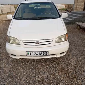 Toyota Sienna 2003