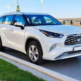 Toyota Highlander 2021