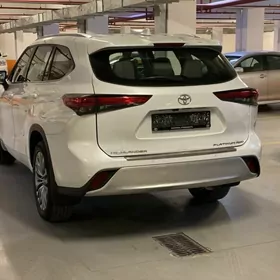 Toyota Highlander 2022