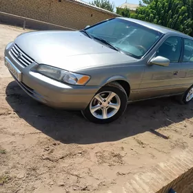 Toyota Camry 1999