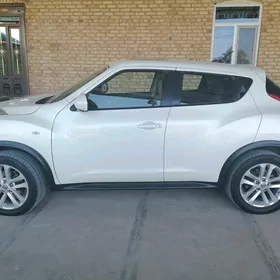 Nissan JUKE 2011