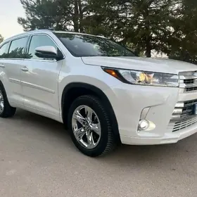 Toyota Highlander 2018