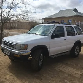 Nissan Pathfinder 1996