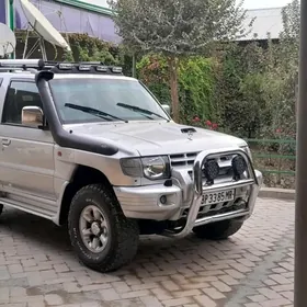 Mitsubishi Pajero 1998