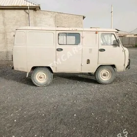 UAZ Profi 2001