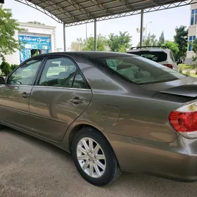 Toyota Camry 2005