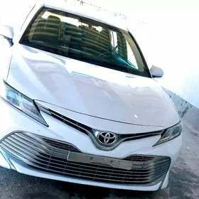 Toyota Camry 2018