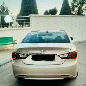 Hyundai Sonata 2011