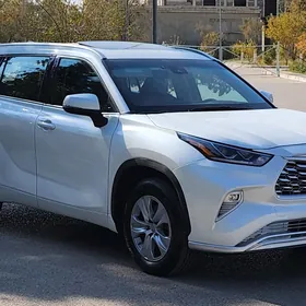 Toyota Highlander 2021