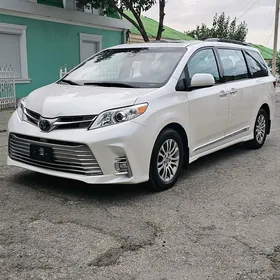 Toyota Sienna 2018