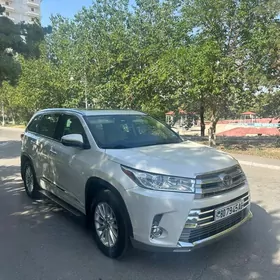 Toyota Highlander 2019