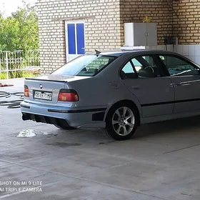 BMW E39 1998