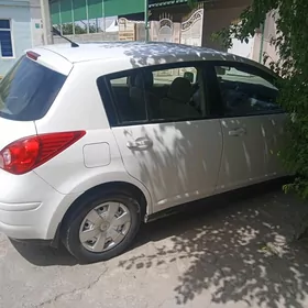 Nissan Versa 2010