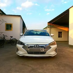 Hyundai Elantra 2020