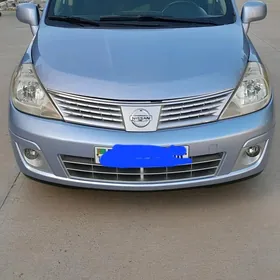 Nissan Versa 2011