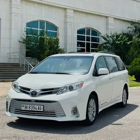 Toyota Sienna 2019