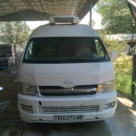 Toyota Hiace 2005