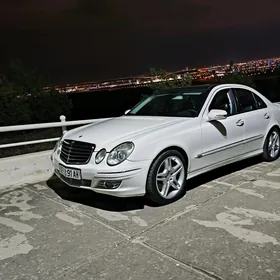 Mercedes-Benz E500 2004