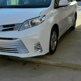 Toyota Sienna 2018
