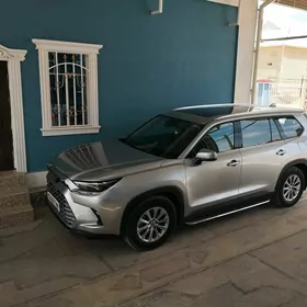 Toyota Grand Highlander 2023