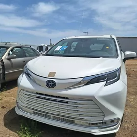 Toyota Sienna 2021