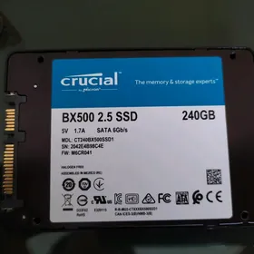 SSD 240 GB. HDD 1 TB